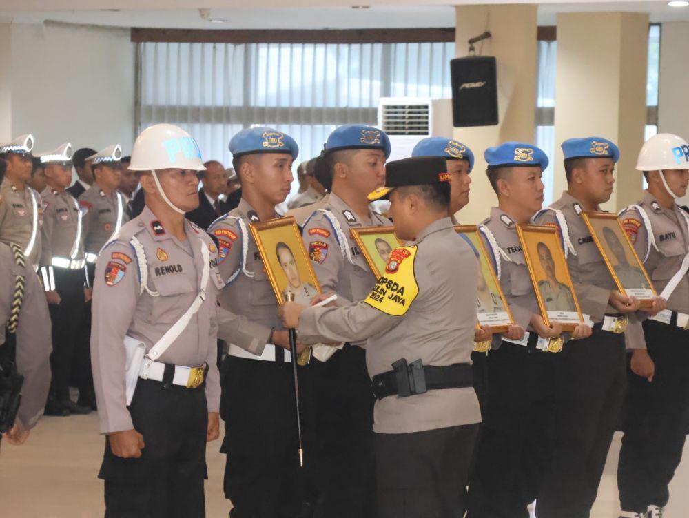 Kapolda Metro Gelar Upacara PTDH Polisi Kasus Narkoba-Nikah Siri