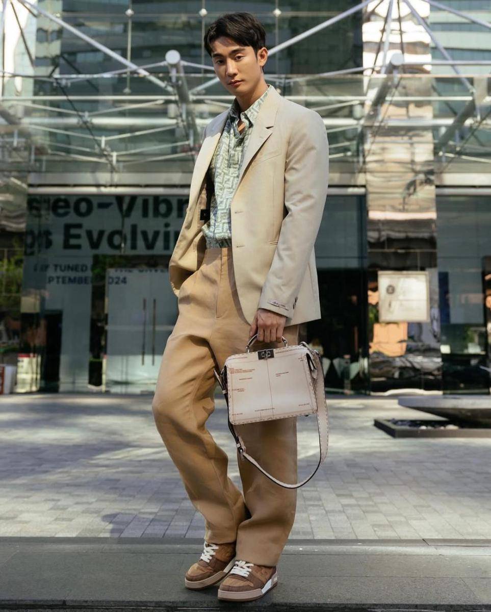 outfit preppy style ala Force Jiratchapong (instagram.com/fforce_)
