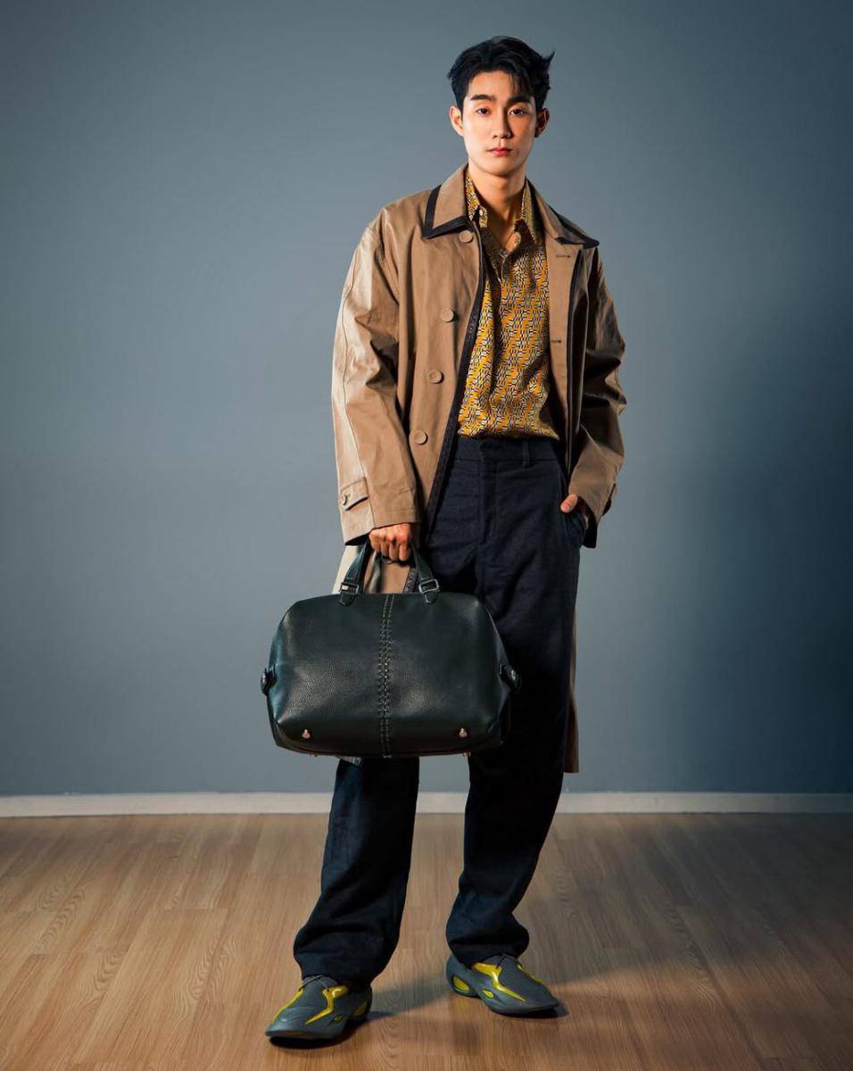outfit preppy style ala Force Jiratchapong (instagram.com/fforce_)