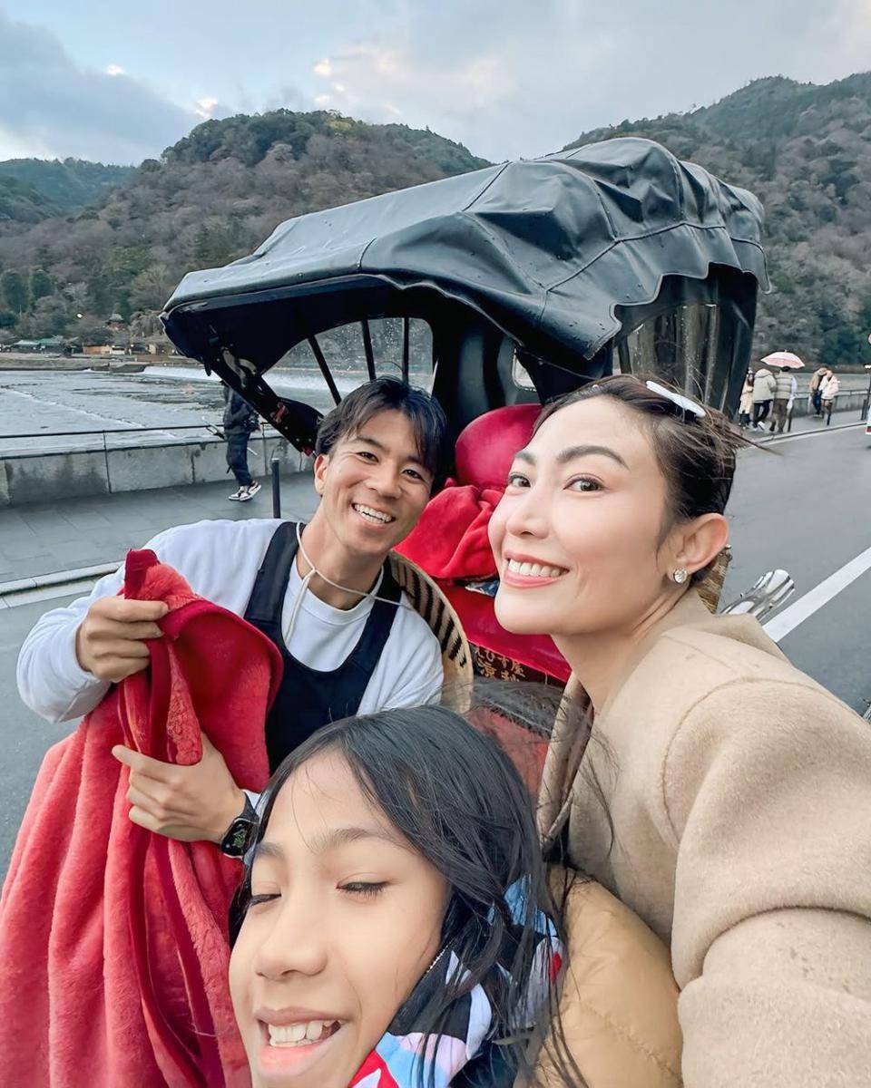 potret keluarga Ayu Dewi (instagram.com/mrsayudewi)