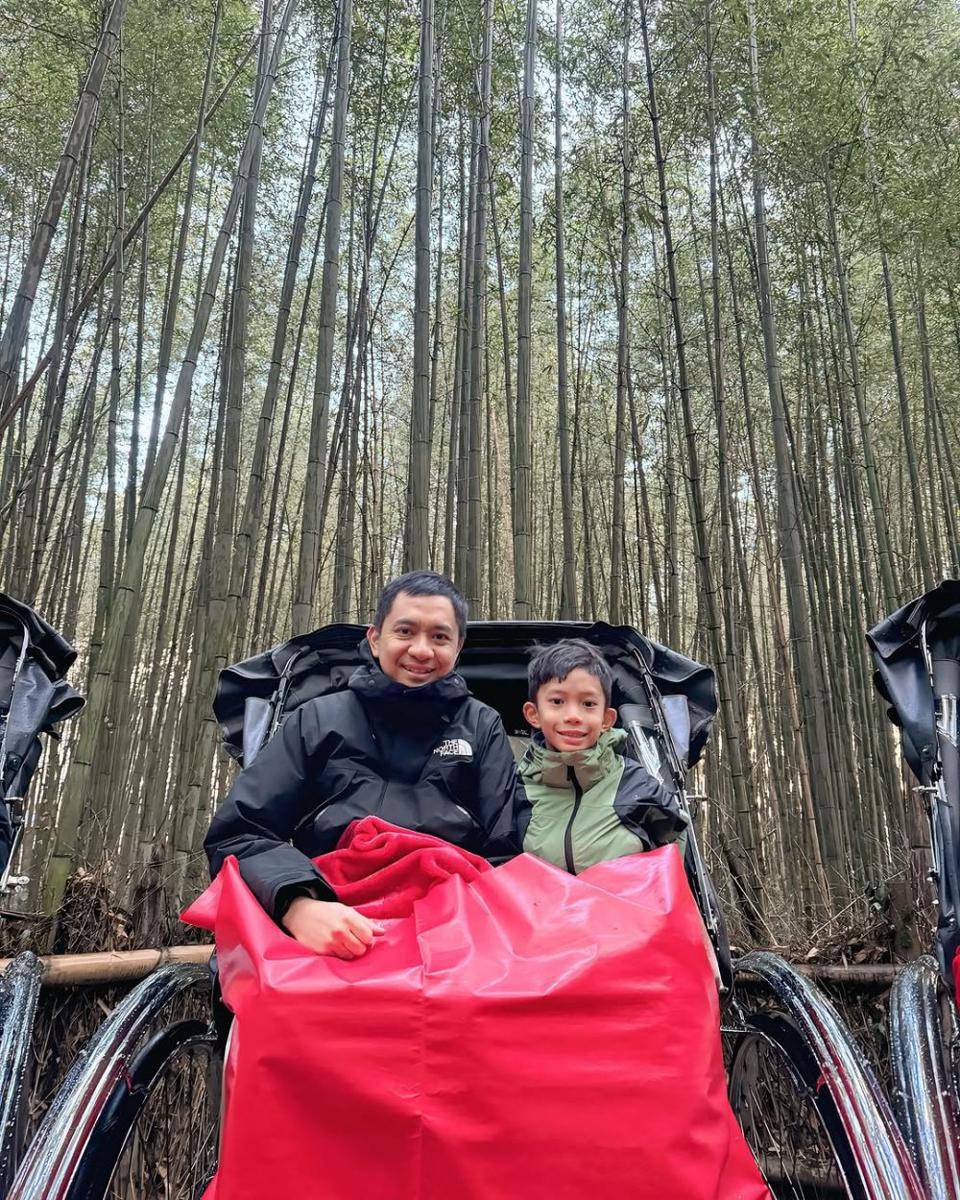 potret keluarga Ayu Dewi (instagram.com/mrsayudewi)