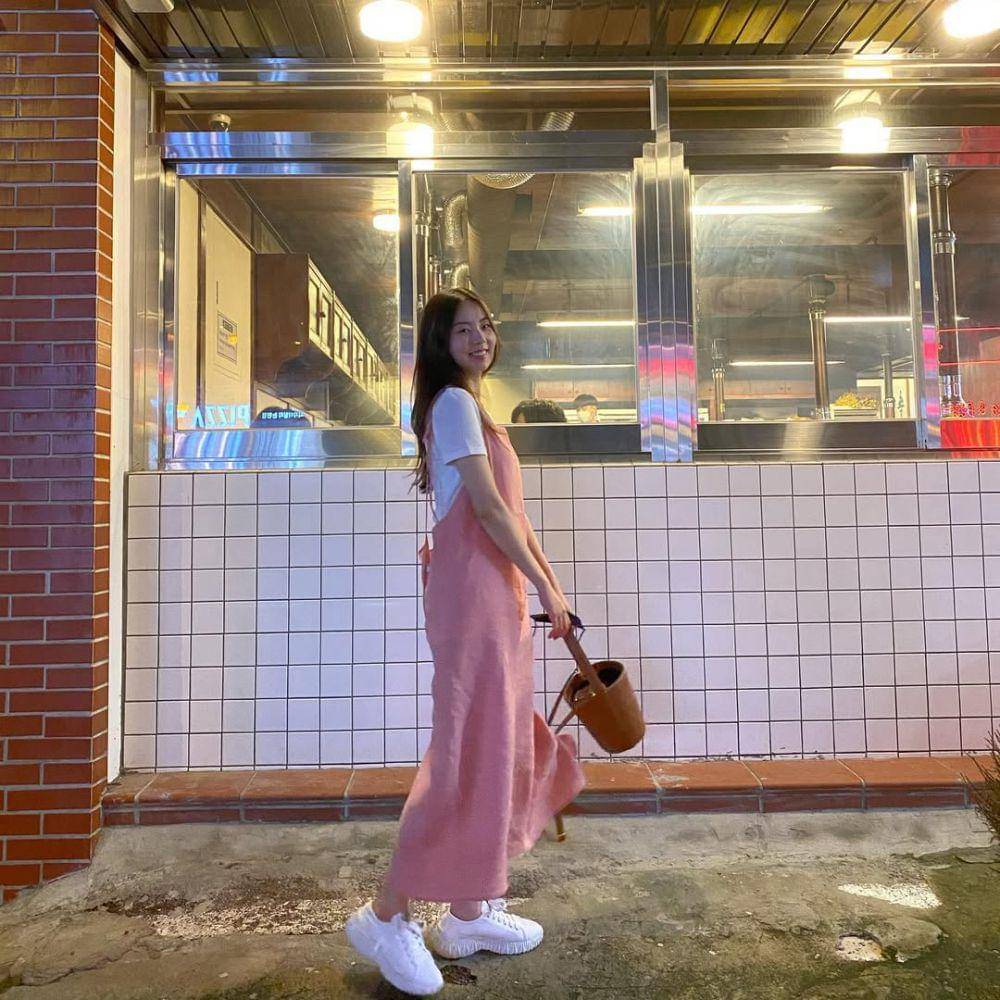 ide outfit travelling ala Ahn So Hee (instagram.com/ssoheean)
