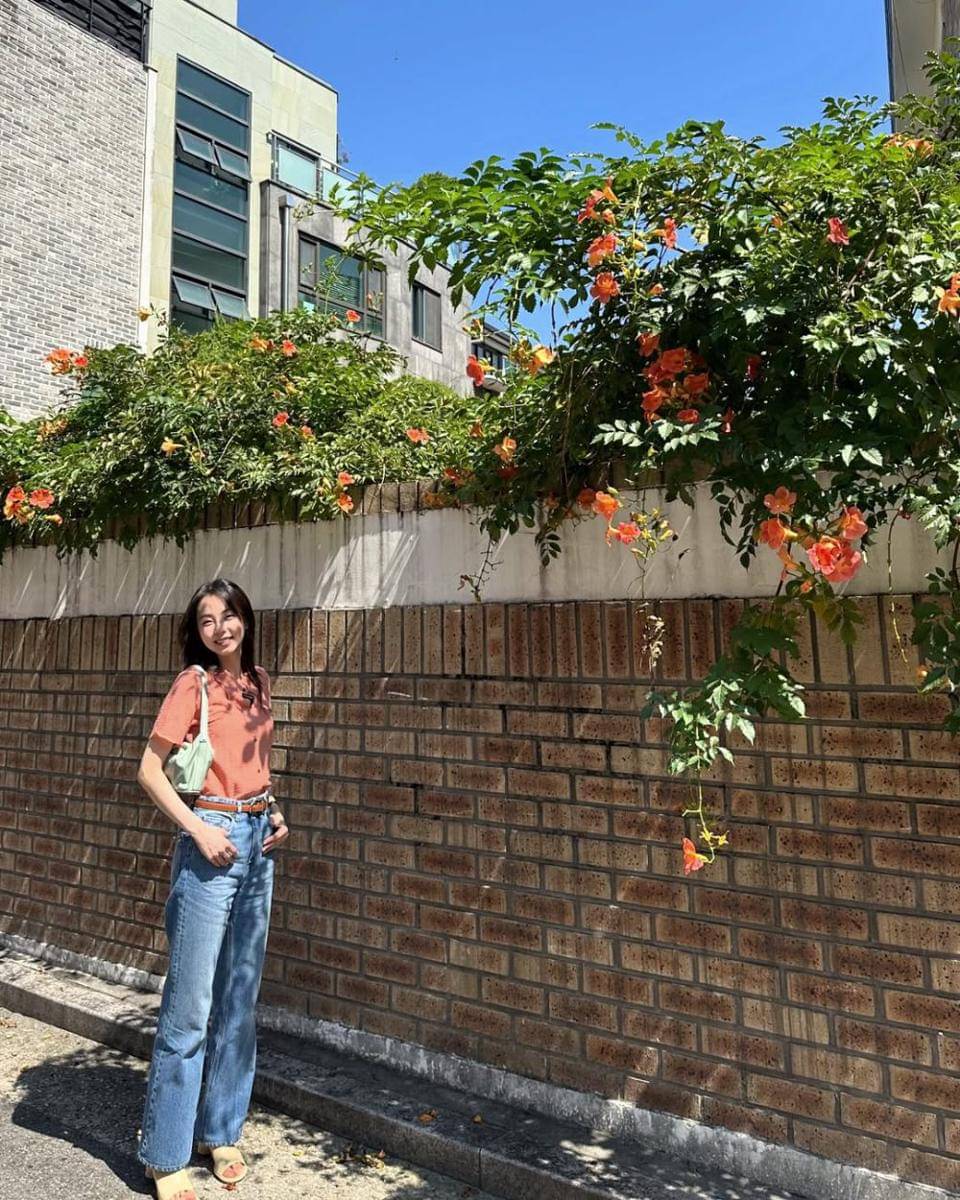 ide outfit travelling ala Ahn So Hee (instagram.com/ssoheean)