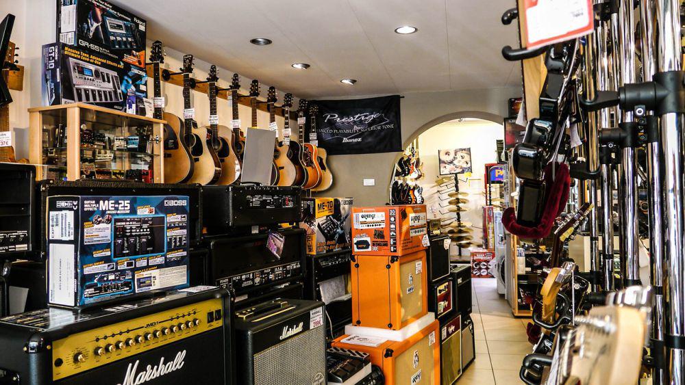 7 Rekomendasi Toko Alat Musik Terlengkap di Surabaya