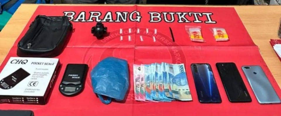 Sejumlah barang bukti yang berhasil diamankan oleh Satresnarkoba Polres Paser. (Dok. Polres Paser)
