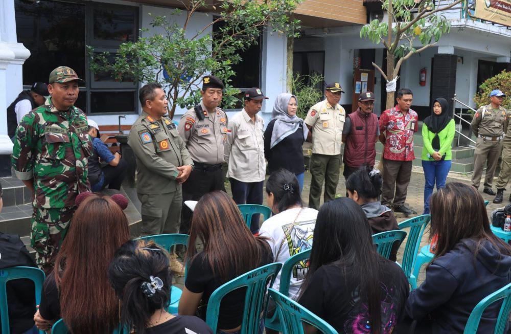 Anak-anak Bekerja di Kopi Cetol Tanpa Izin Orangtua