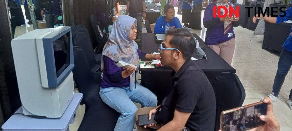 Ilustrasi pemeriksaan kesehatan mata gratis. (IDN Times/Muhammad Nasir)