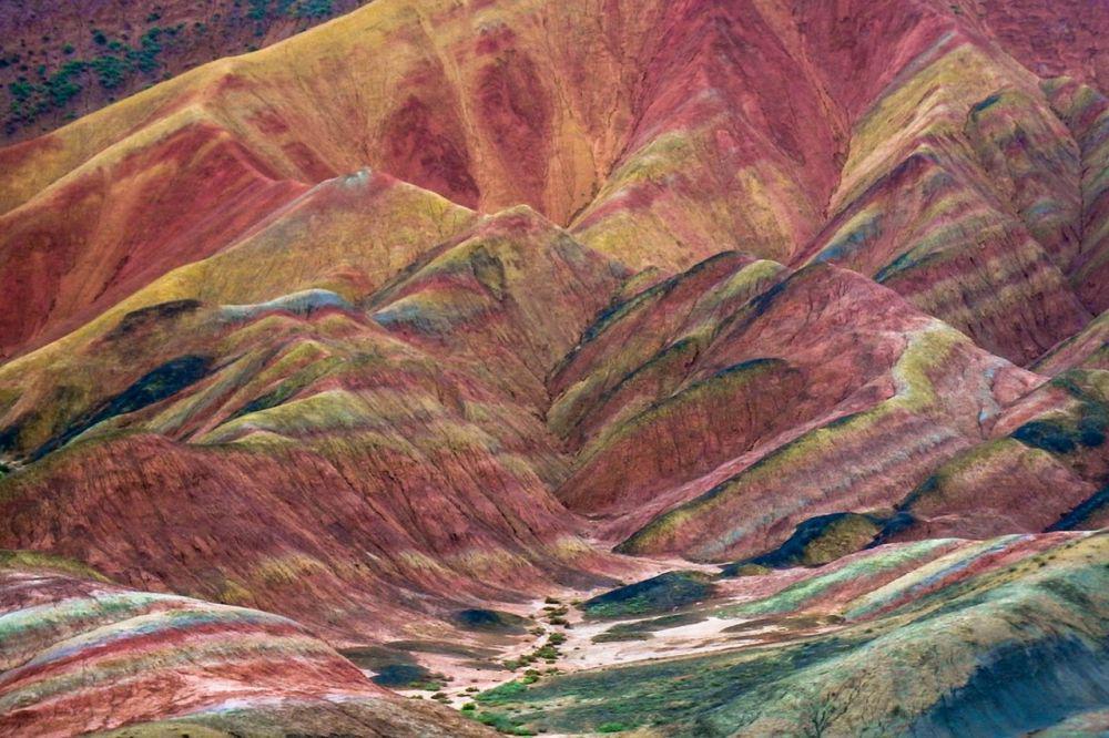 5 Fakta Zhangye Danxia, Lukisan Alam Fantastis dari Negeri Tirai Bambu