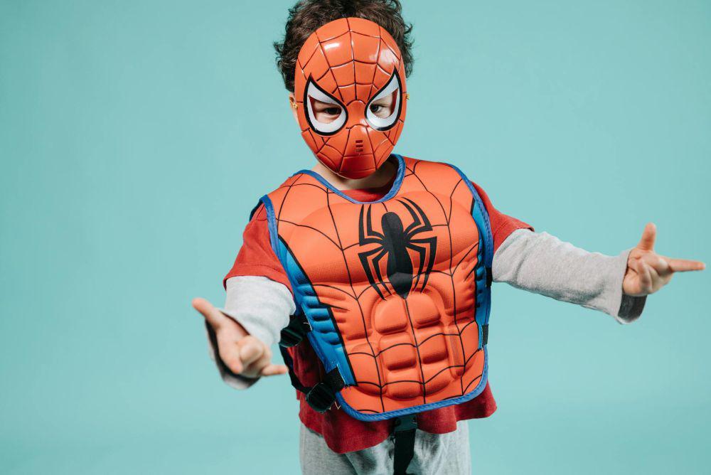 5 Cara Menjelaskan Kekuatan Superhero kepada Anak, Tetap Realistis