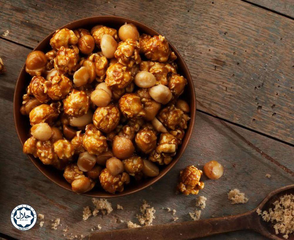Macadamia CaramelCrisp, Garrett Popcorn Halal Malaysia (instagram.com/garrettpopcorn_malaysia)