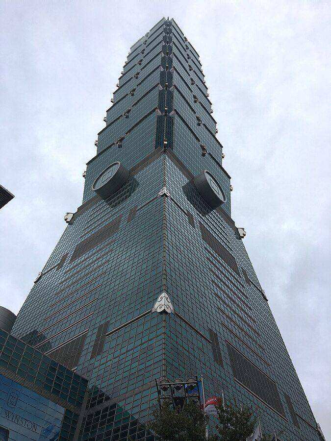 potret Taipei 101 (commons.wikimedia.org/Nigos)
