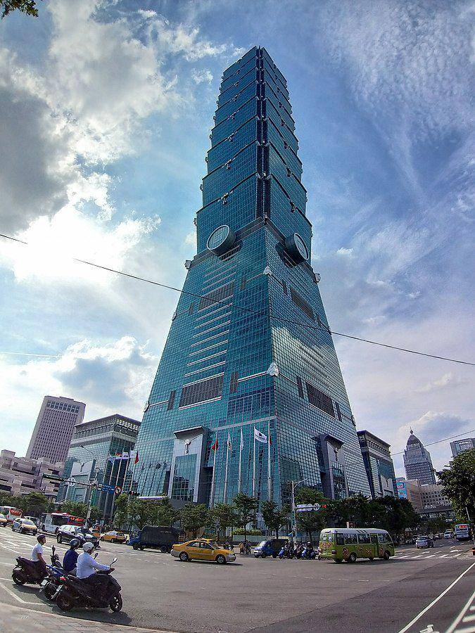 potret Taipei 101 (commons.wikimedia.org/Jason Kwok)