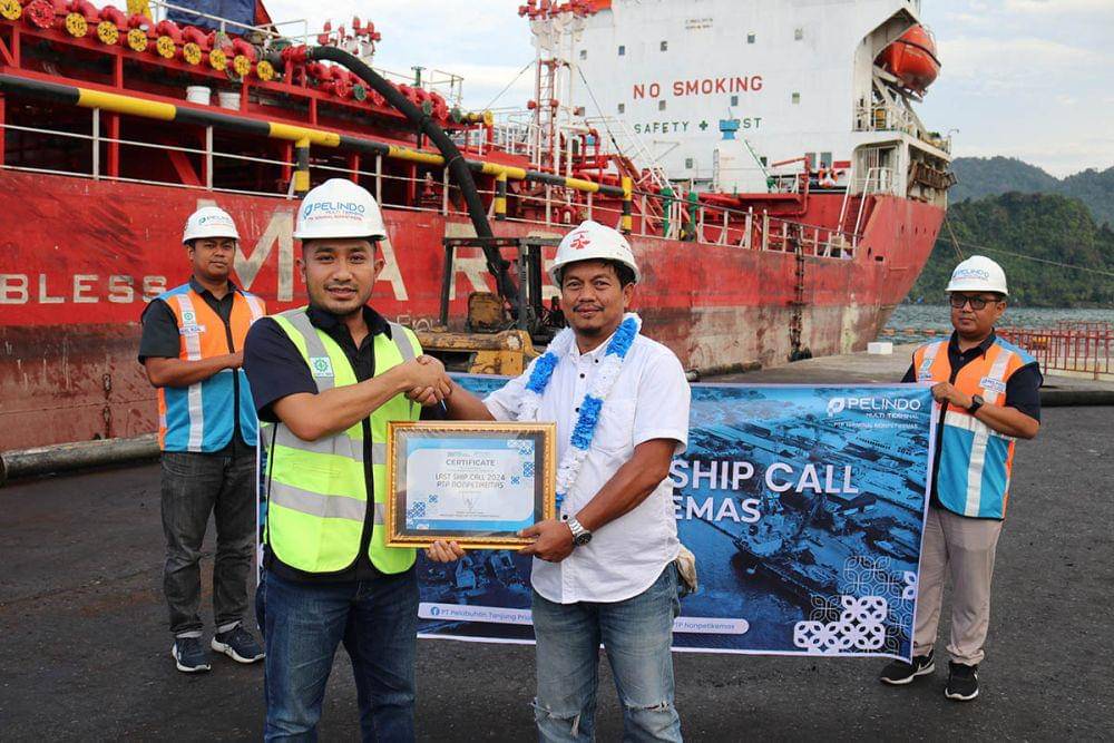 PTP Nonpetikemas Cabang Teluk Bayur Sambut Kapal Pertama 2025 (Dok. IDN Times)
