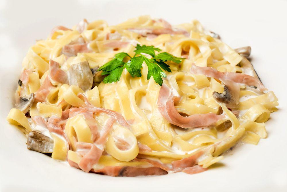 5 Tips Membuat Pasta Carbonara Tanpa Krim, Tetap Lezat dan Creamy