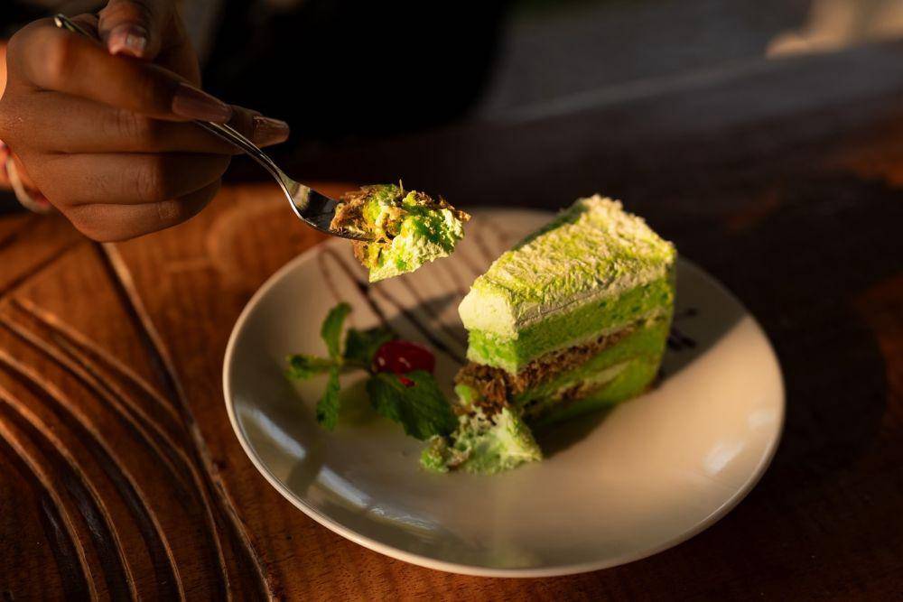 Potret menu Klepon Cake di Bebek Tepi Sawah Bali (instagram.com/bebektepisawah)