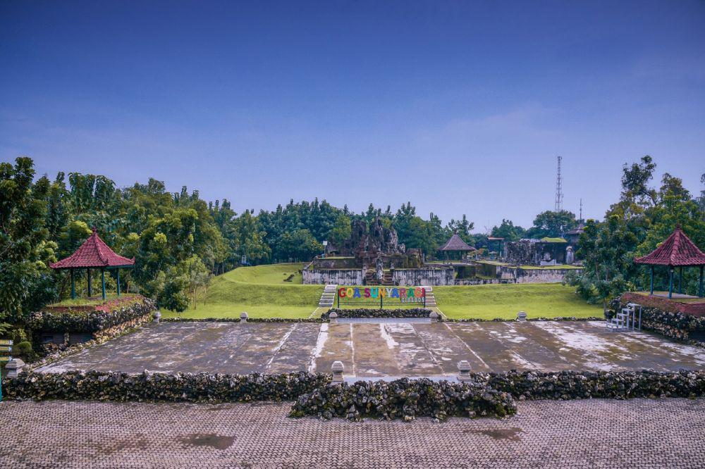 Goa Sunyaragi (https://disparbud.jabarprov.go.id/)