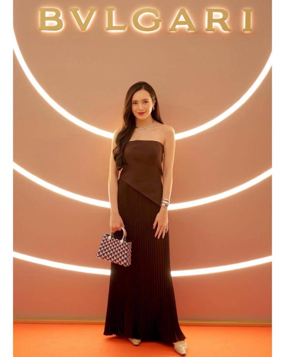inspirasi dress pesta ala Beby Tsabina (instagram.com/bebytsabina)