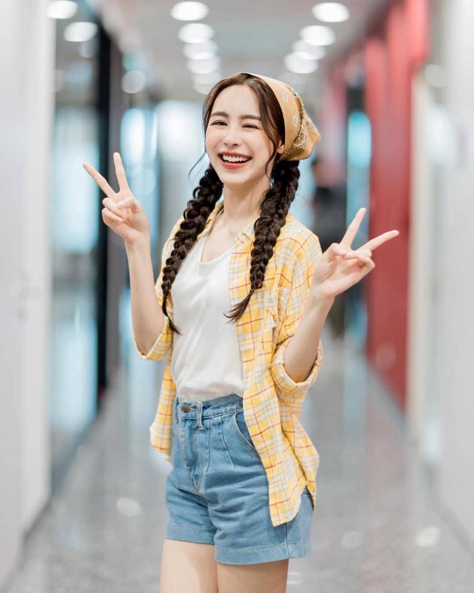 potret ide OOTD casual versi girly ala PP Punpreedee (instagram.com/punpreedee)