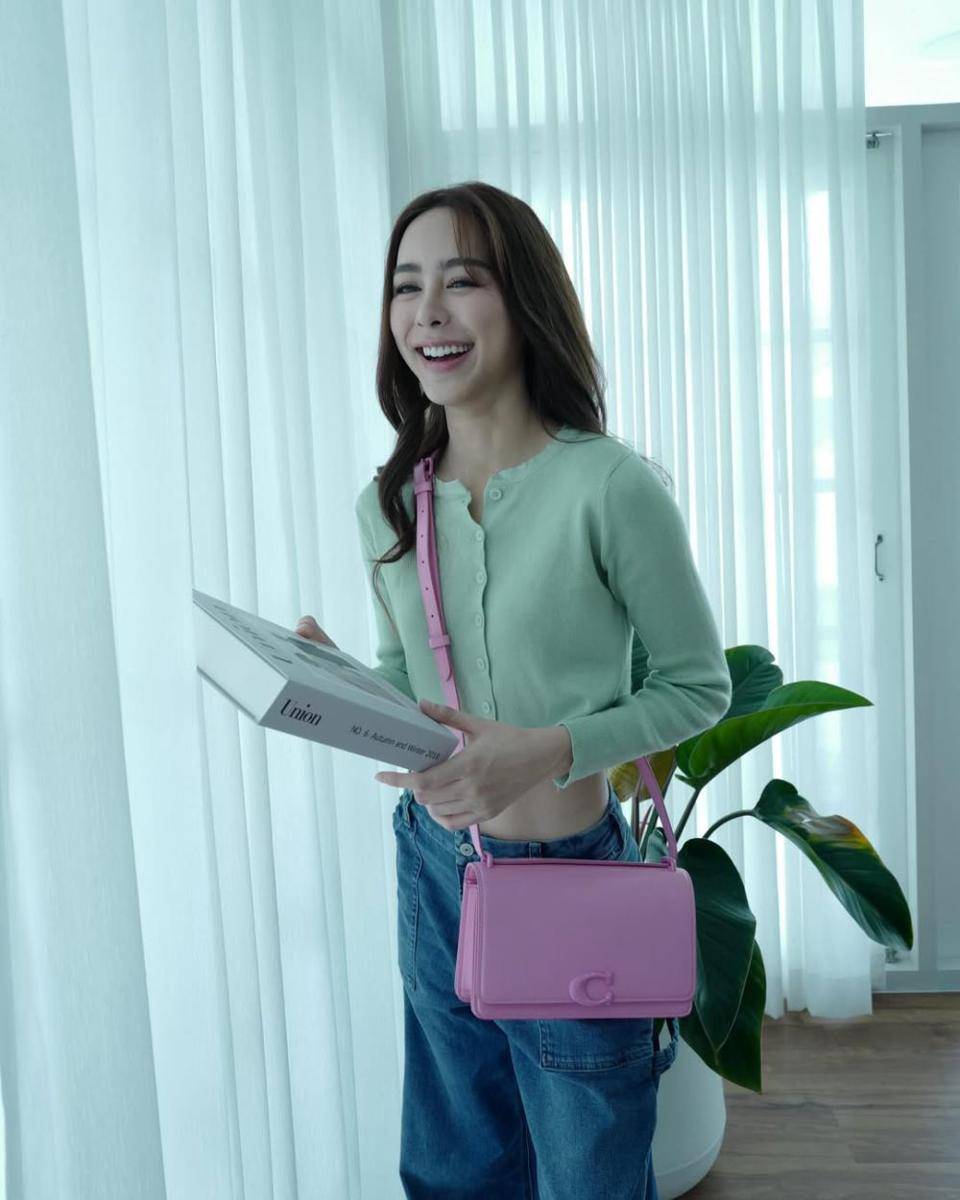potret ide OOTD casual versi girly ala PP Punpreedee (instagram.com/punpreedee)