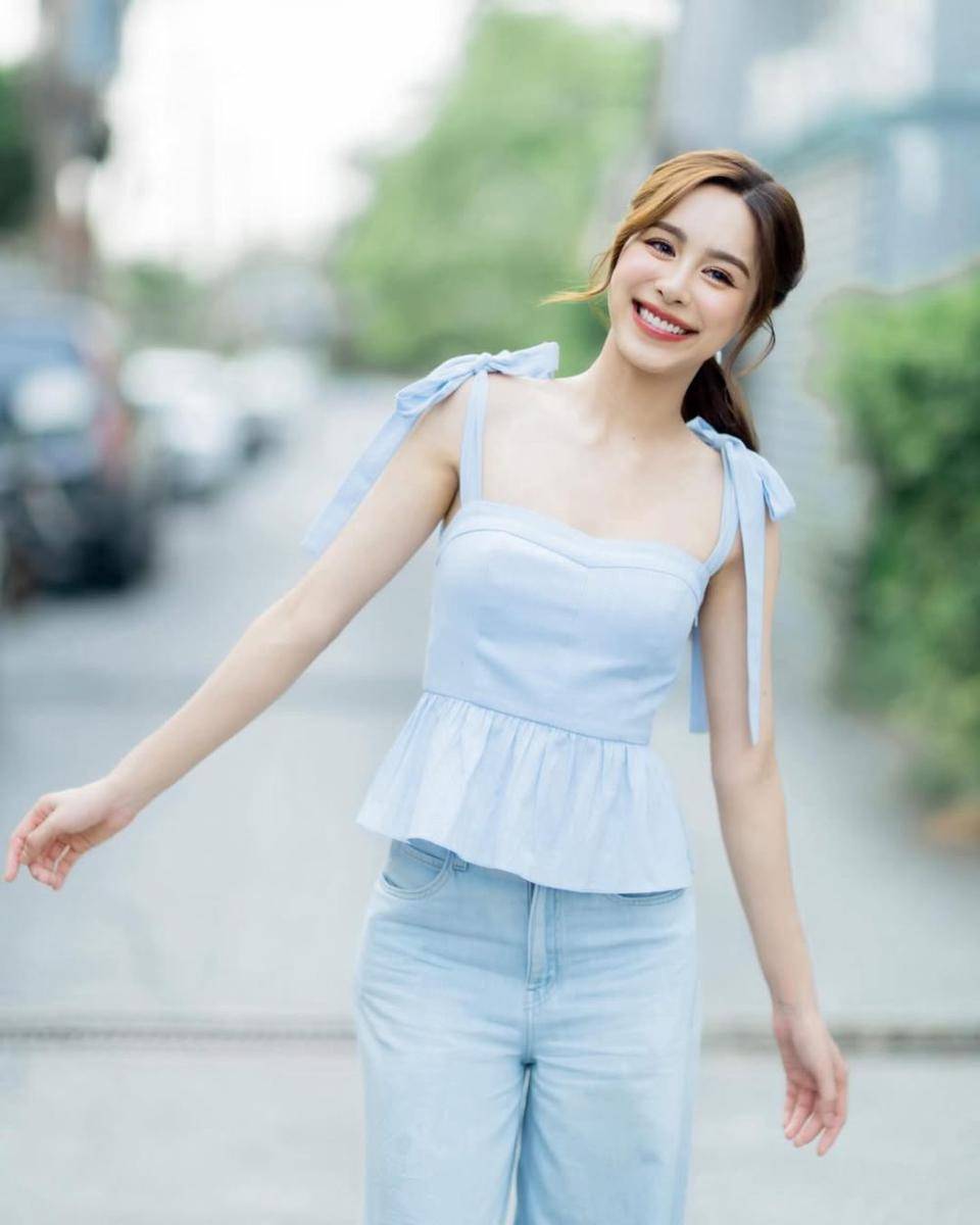 potret ide OOTD casual versi girly ala PP Punpreedee (instagram.com/punpreedee)