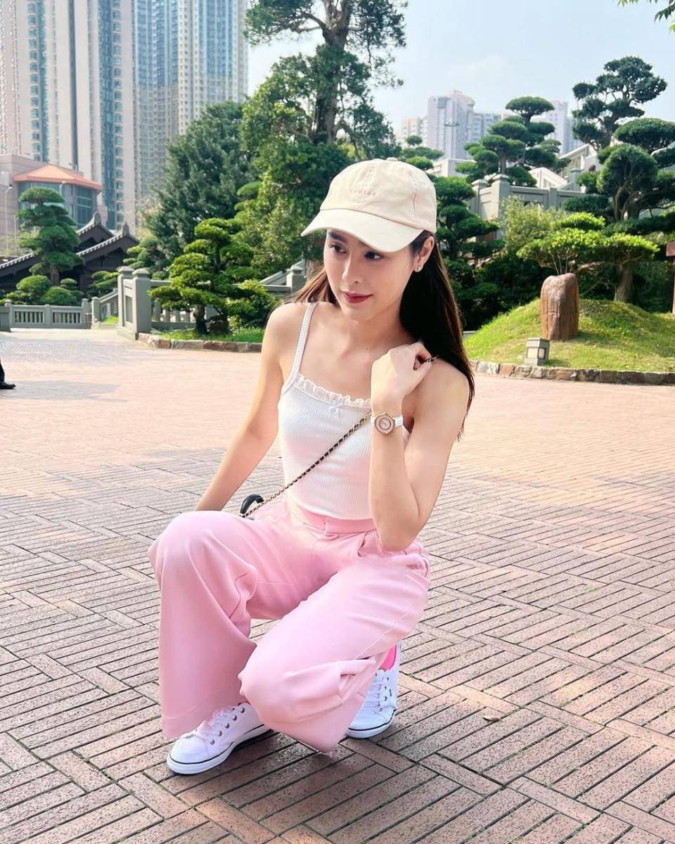 potret ide OOTD casual versi girly ala PP Punpreedee (instagram.com/punpreedee)