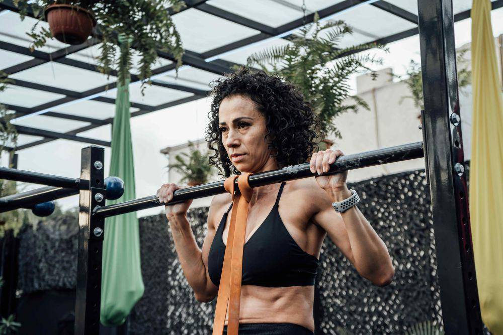Teknik resistance band (pexels.com/Mike González)