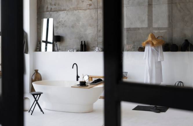 ilustrasi kamar mandi dengan warna netral (freepik.com/freepik)