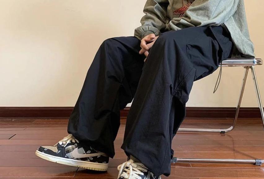 5 Rekomendasi Celana Gorpcore, Tampil Trendi Khas Gen Z
