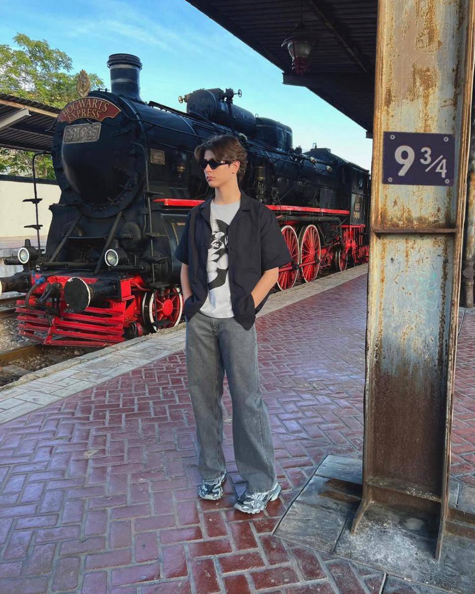 outfit streetwear kekinian ala Alexandru Badea (instagram.com/ok.alecs)