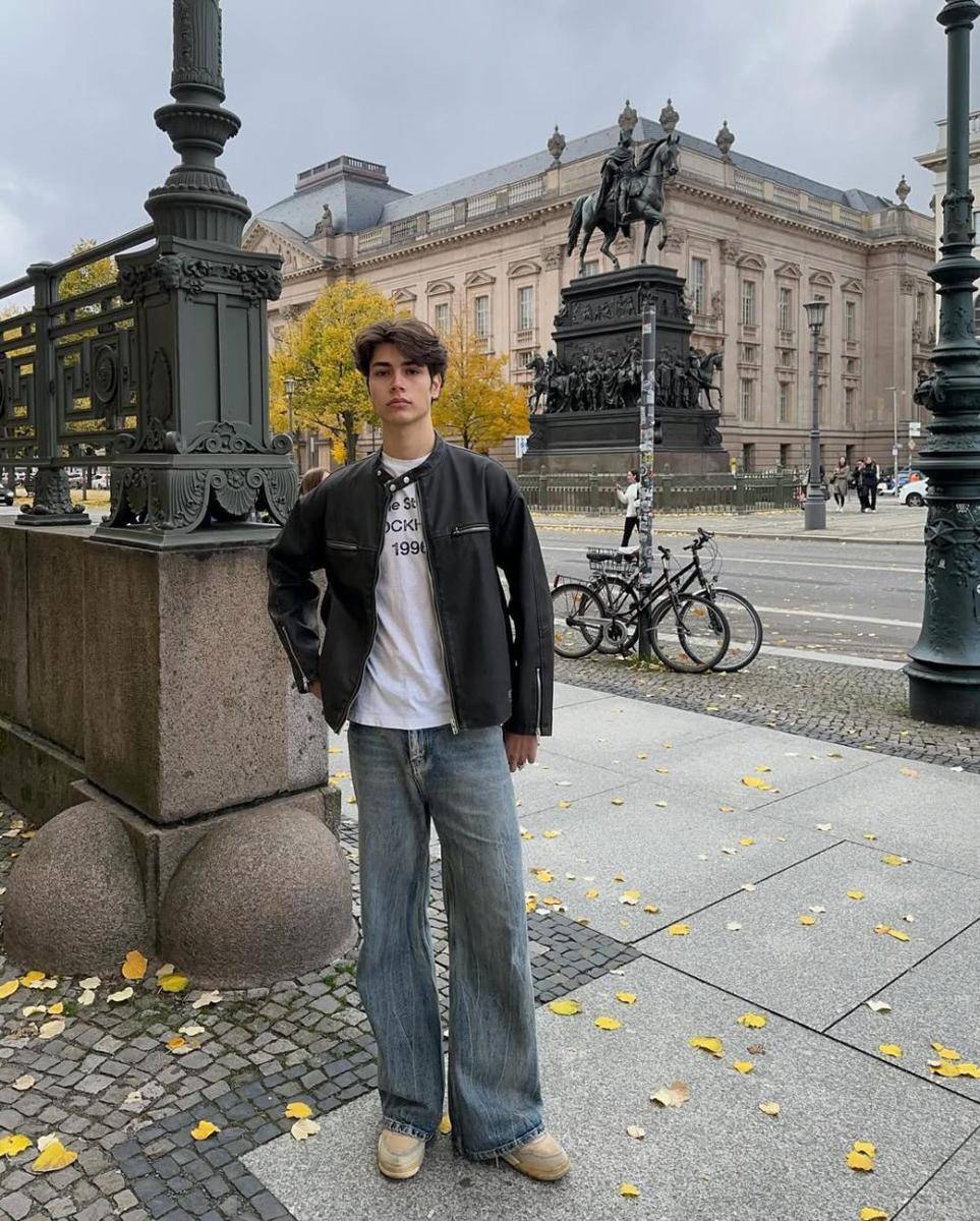 outfit streetwear kekinian ala Alexandru Badea (instagram.com/ok.alecs)