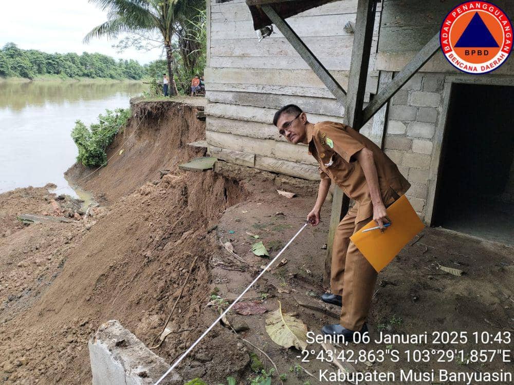 Longsor di Muba Picu Akses Jalan Putus, Rumah Warga Nyaris Ambruk