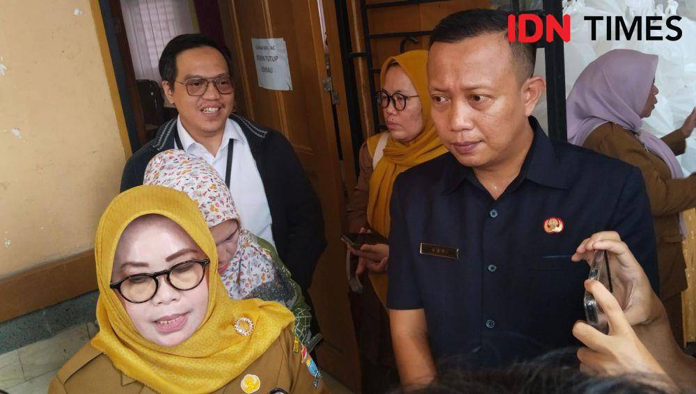 pembagian makan gratis di SMP N 19 Palembang (IDN Times/Feny Maulia Agustin)