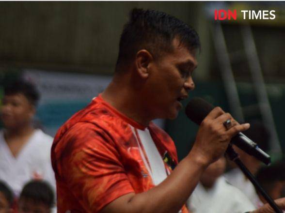 Waketum ASKI Jateng Agil Lastono saat menyampaikan pesan ketua umum agar kejurprov sebagai ajang pembinaan berjenjang, Minggu (5/1/2025).(IDN Times/Cokie Sutrisno)