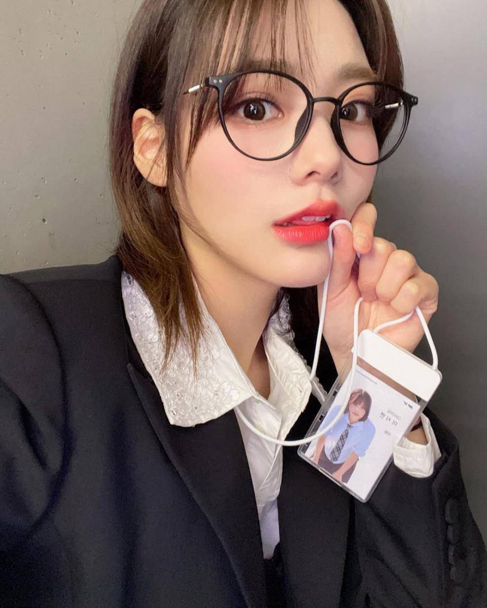 Siyeon QWER (instagram.com/siyo.co.kr)