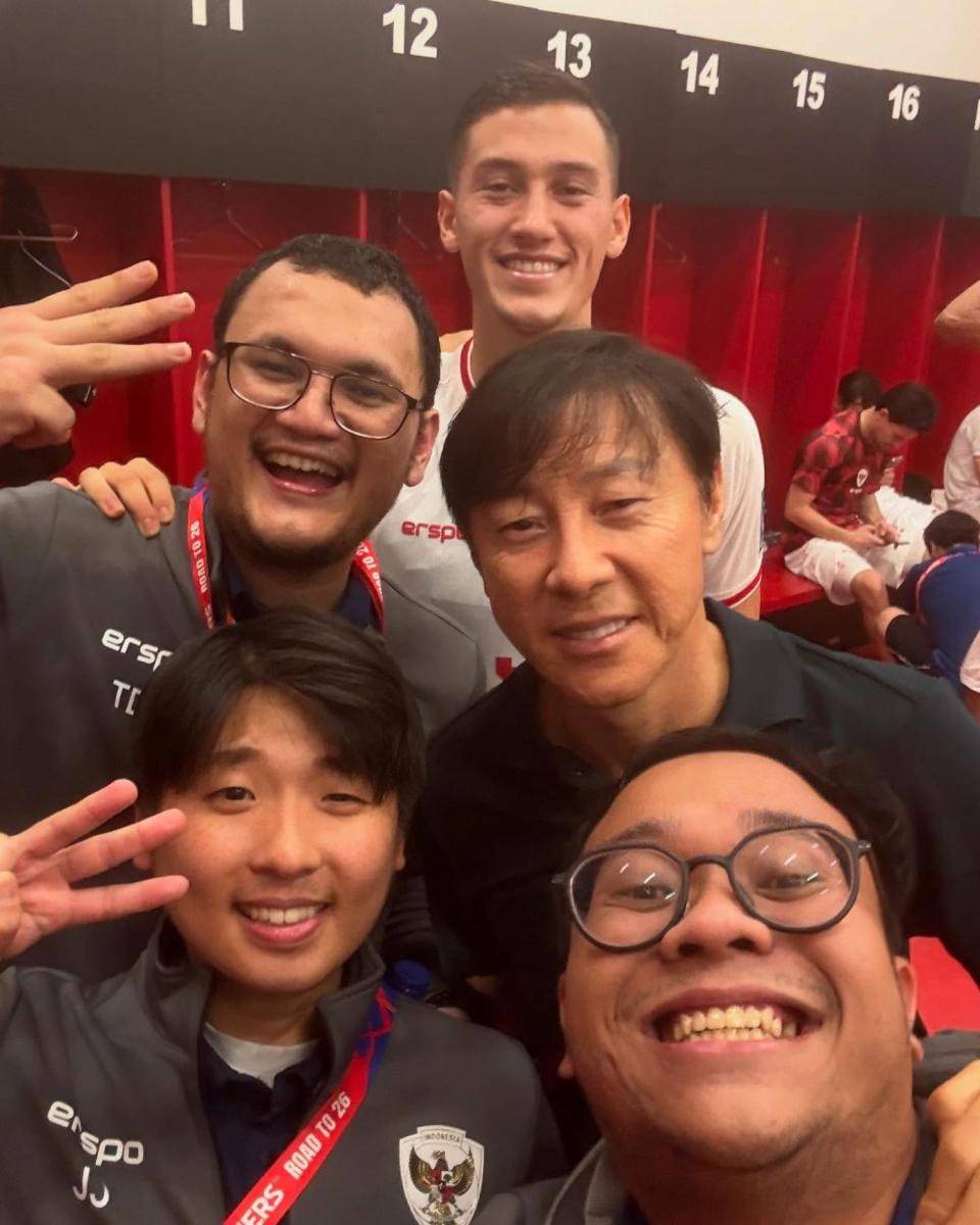 potret kedekatan Shin Tae Yong dan Jeje (instagram.com/shintaeyong7777)