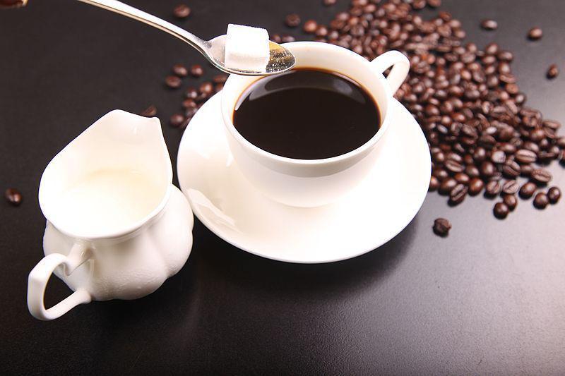 6 Manfaat Kopi Biji Kurma, Bebas Kafein