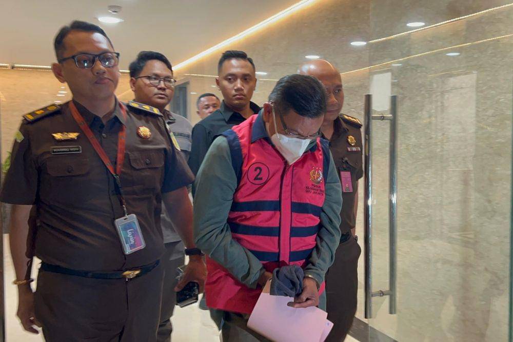 Kejati DKI Tahan Kadis Kebudayaan Iwan Henry di Rutan Salemba pada Senin (6/1/2025). (dok. Penerangan Hukum Kejati DKI)