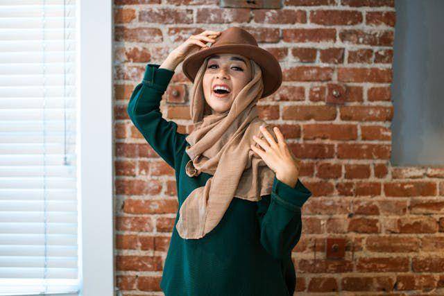ilustrasi perempuan tertawa (pexels.com/RDNE Stock Project)