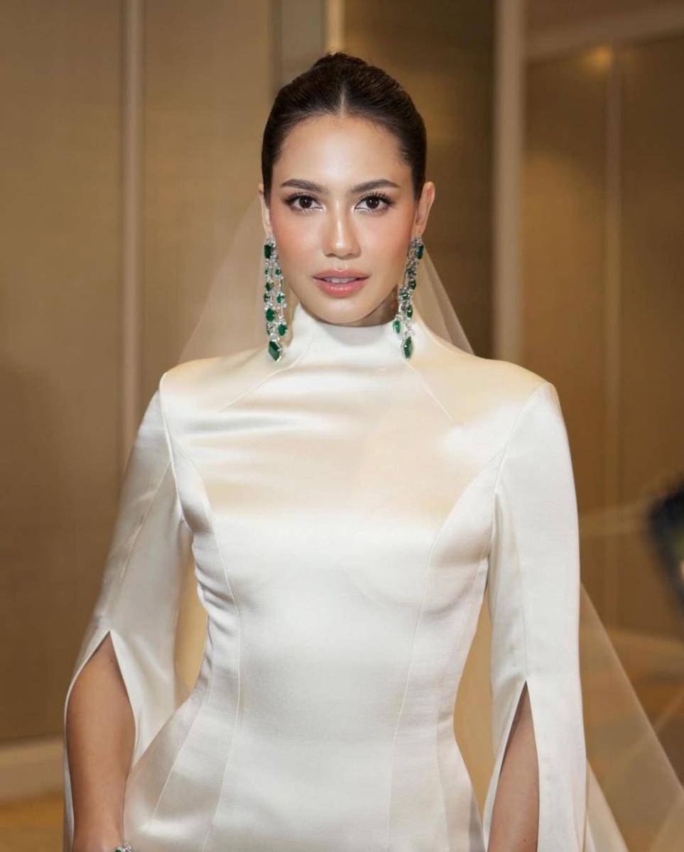 Gaya resepsi Pevita Pearce (instagram.com/archangelachelsea)