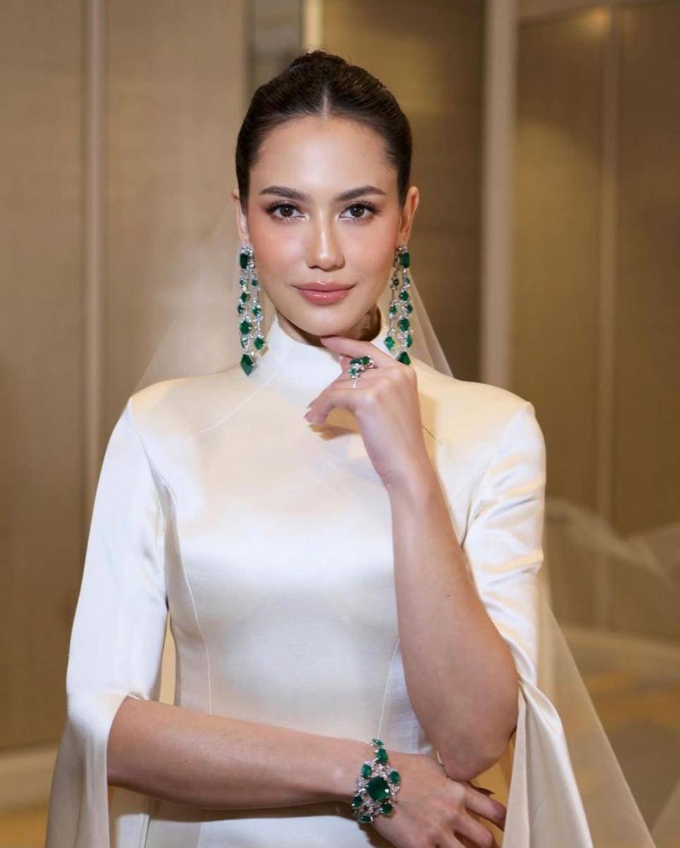 Gaya resepsi Pevita Pearce (instagram.com/archangelachelsea)