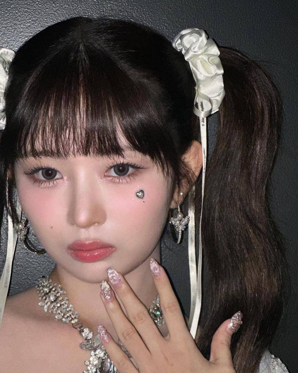 REI IVE (instagram.com/ivestarship)
