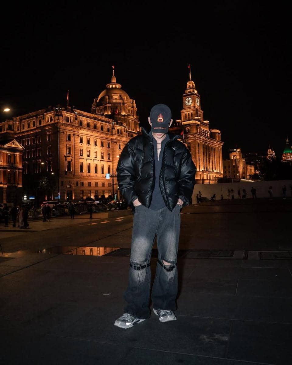 OOTD nuansa hitam ala Pavel Naret (instagram.com/pavelphoom)