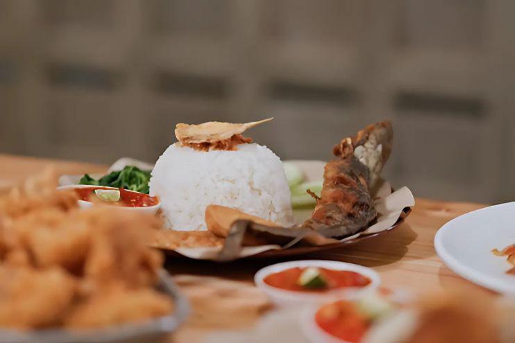 Daftar Menu Nasi Tempong PNS, Lengkap dengan Harganya