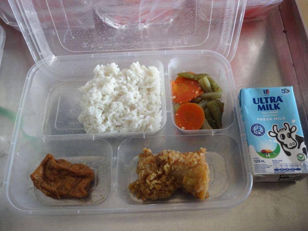 Menu hari pertama MBG di Tulungagung. IDN Times/ Bramanta Pamungkas
