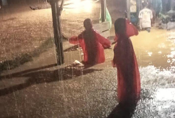 Jalan Utama Pesisir Selatan Sumbar Terputus, Imbas Terendam Banjir