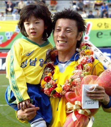 Shin Tae-yong dan kedua anaknya (Instagram.com/shin_jaewon77)