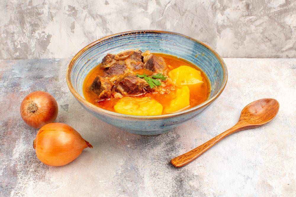 ilustrasi gulai kambing (freepik.com/KamranAydinov)
