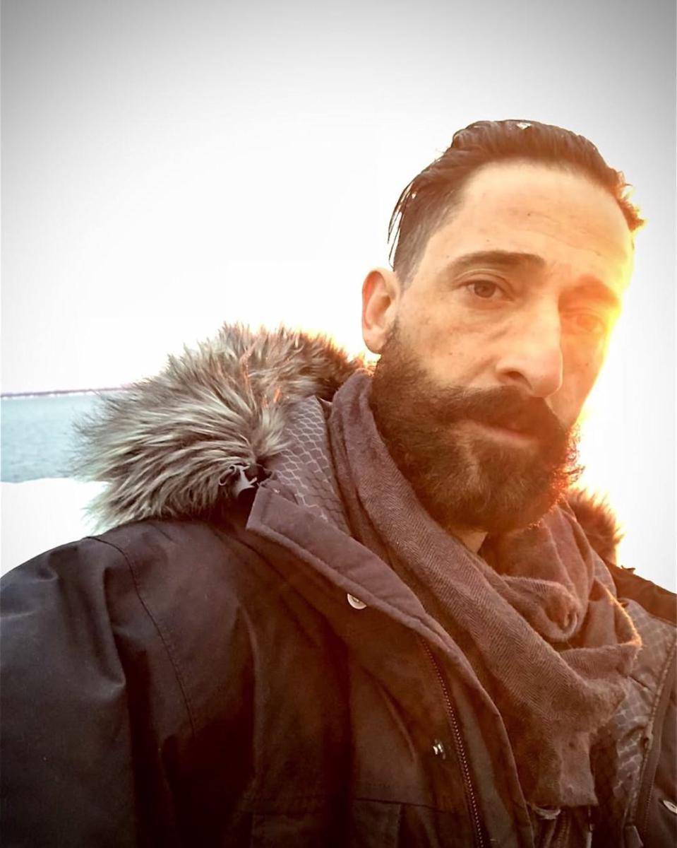 potret artis pemenang Golden Globes 2025 (instagram.com/adrienbrody)