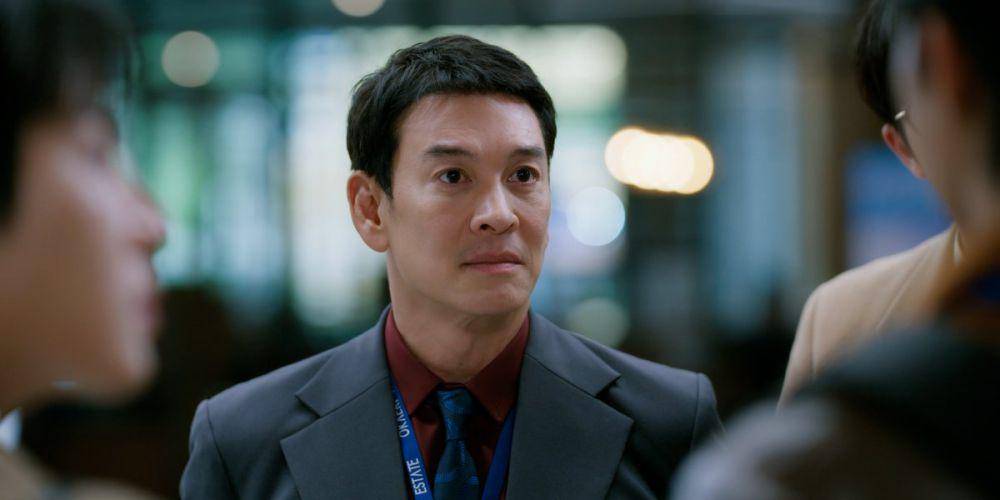 cuplikan Krit Shahkrit di Ossan's Love Thailand (Dok.GMMTV/Ossan's Love)