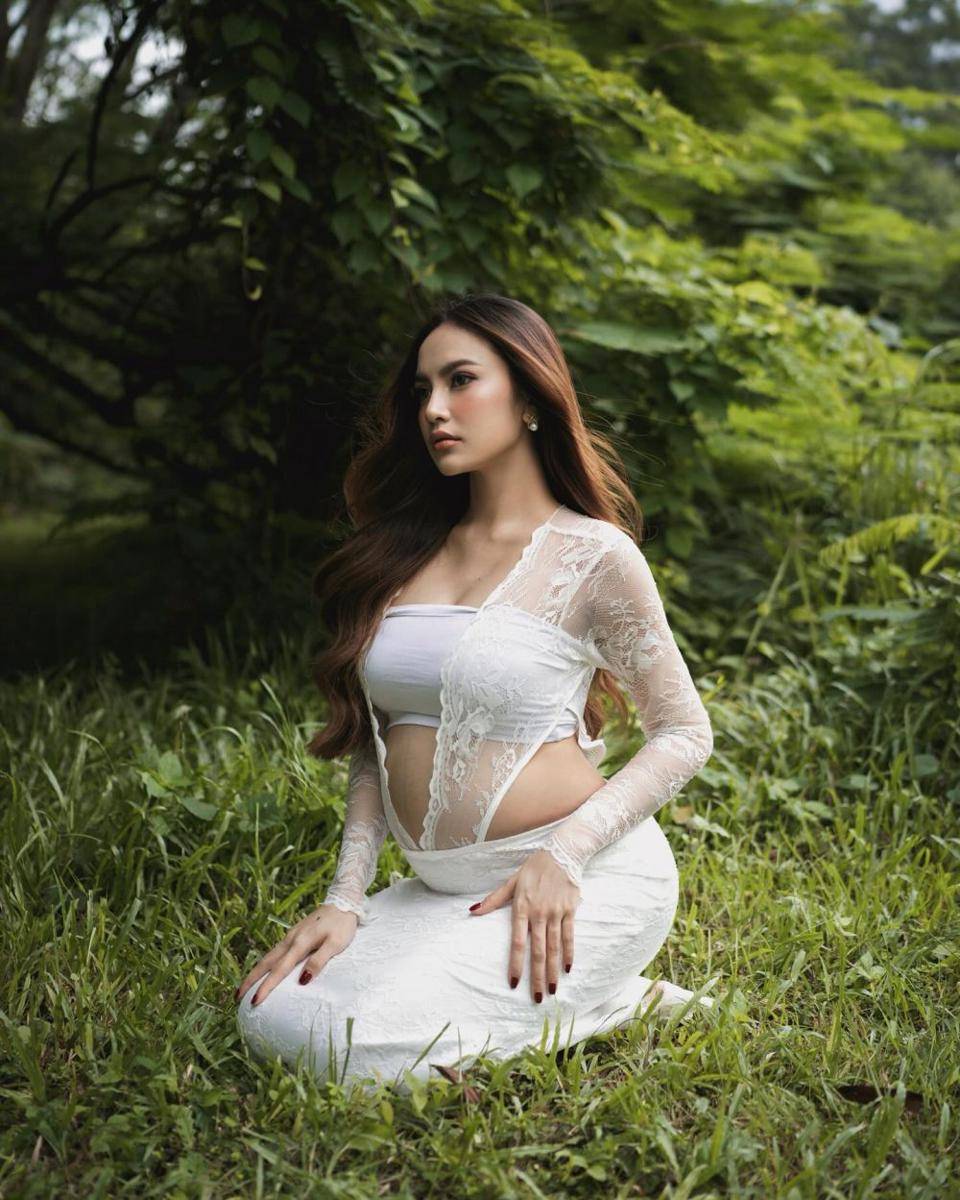 pemotretan maternity Mahalini (Instagram.com/mahaliniraharja)